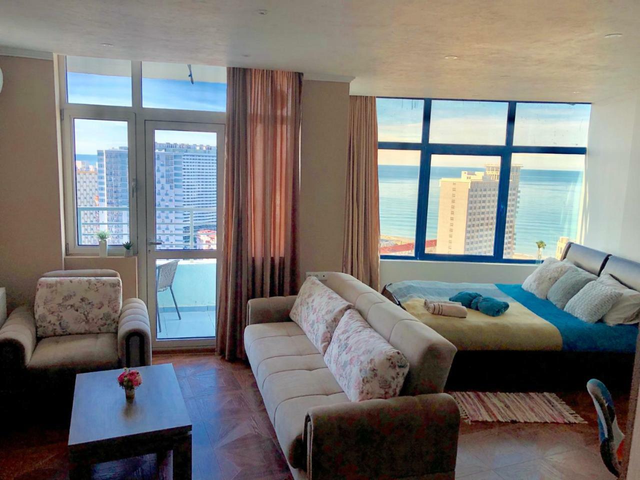Cozy Bright Apartment With Amazing Sea View Batum Dış mekan fotoğraf